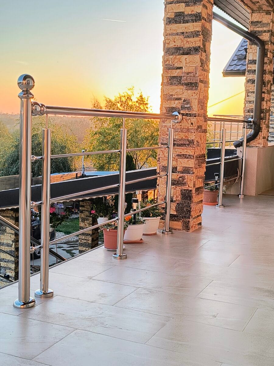 Balustrade din inox AISI 304: Eleganță și durabilitate în Târgoviște
