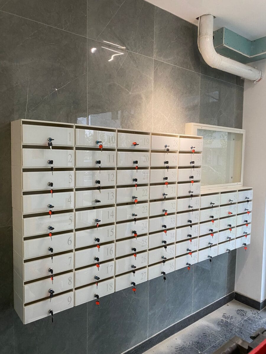Cutiile Poștale de Lux pentru Blocurile din București: Un Element de Design și Funcționalitate
